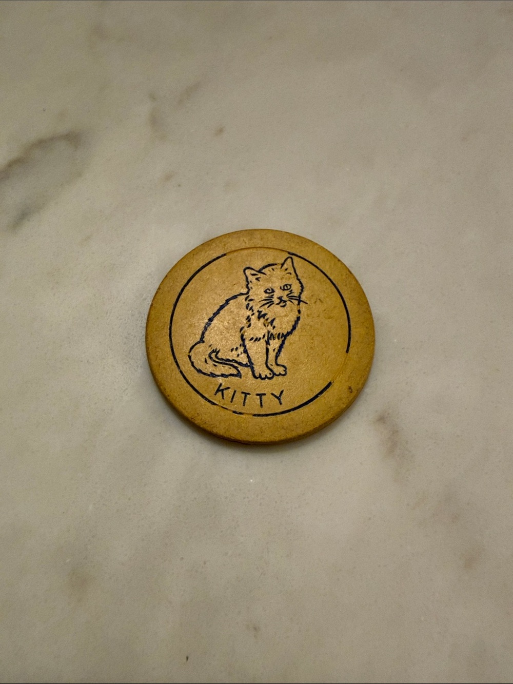 One (1) White Antique Poker Chip Kitty Clay Vintage Rare Old Gambling Game Cat